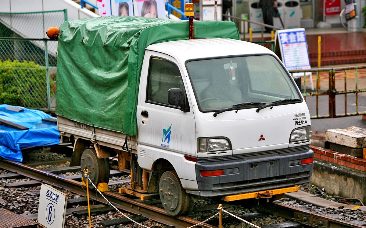 Mitsubishi Minicab Japanese kei truck